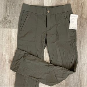 Athleta Trekkie Hike Pant (Mountain Olive) sz 6